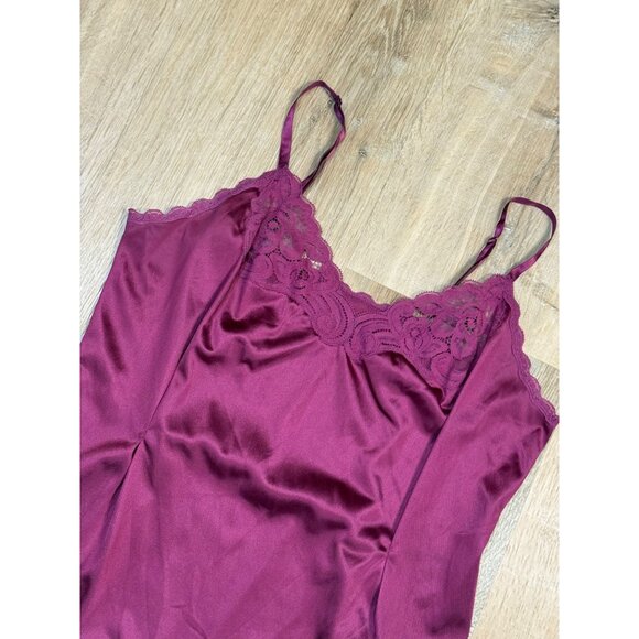 Vintage Vanity Fair Maroon Nylon Lace Trim Camisole Top Size 34 - Picture 5 of 5